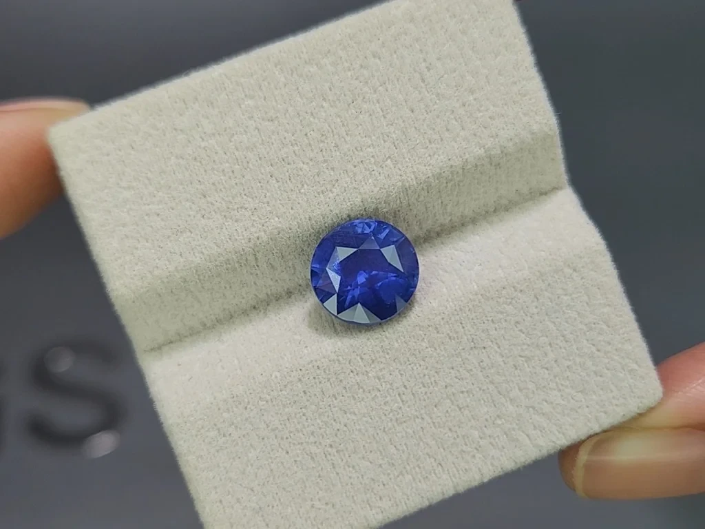 Негретый сапфир Cornflower Blue в огранке овал 4,08 карат, Шри-Ланка Изображение №4