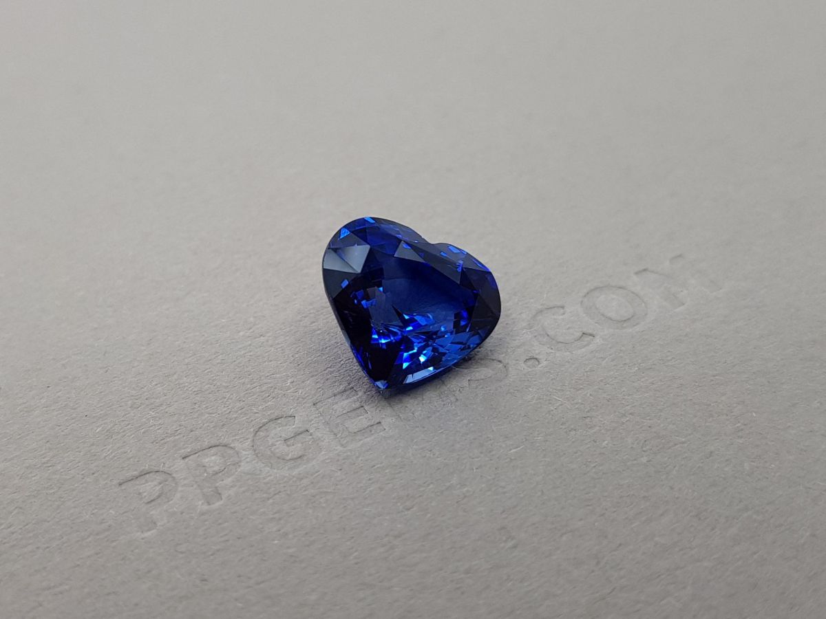 Синий сапфир цвета Royal Blue в огранке сердце 6,13 карат, Шри-Ланка фото №2
