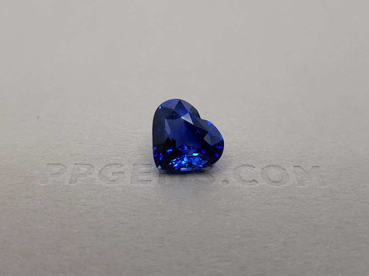Синий сапфир цвета Royal Blue в огранке сердце 6,13 карат, Шри-Ланка фото №1
