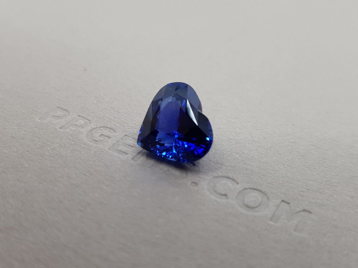 Синий сапфир цвета Royal Blue в огранке сердце 6,13 карат, Шри-Ланка фото №3