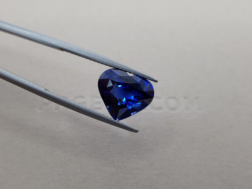 Синий сапфир цвета Royal Blue в огранке сердце 6,13 карат, Шри-Ланка Изображение №4