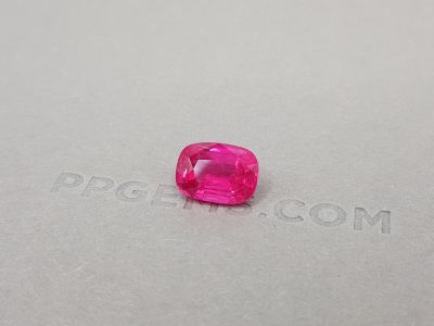 Неоново-розовая шпинель Махенге 5,60 карат