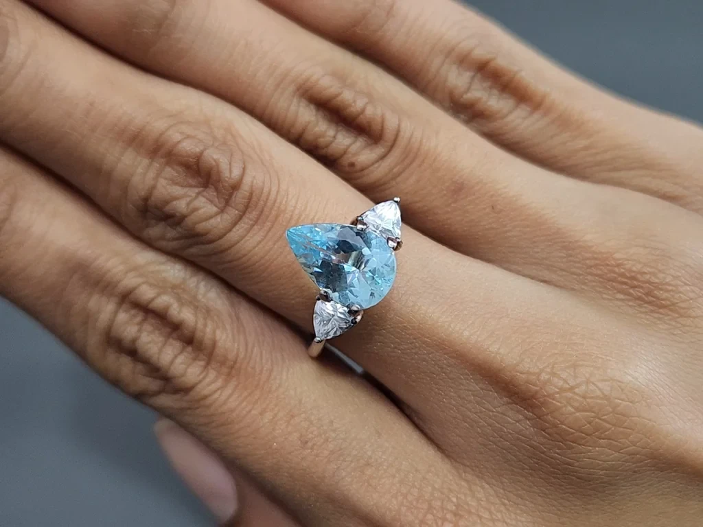 Аквамарин в огранке груша 2,70 карат, Мадагаскар Изображение №5