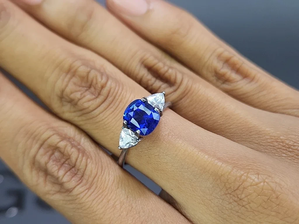 Негретый сапфир Royal Blue в огранке кушон 2,52  карат, Шри-Ланка Изображение №5