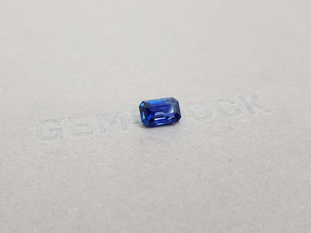 Синий сапфир в огранке октагон 1,99 карат, Шри-Ланка фото №2