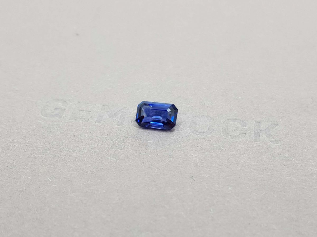 Синий сапфир в огранке октагон 1,99 карат, Шри-Ланка фото №3