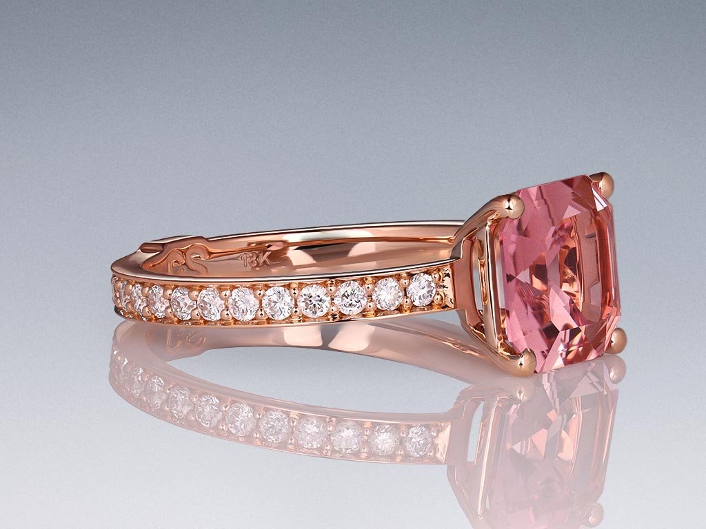 Кольцо с розовым турмалином 2,00 карата и бриллиантами в розовом золоте 750 пробы Изображение №2