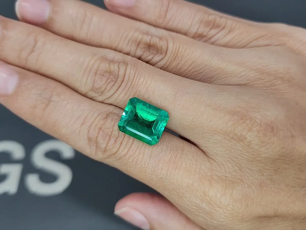 Изумруд Vivid Green в огранке октагон 5,80 карат, Колумбия Изображение №2