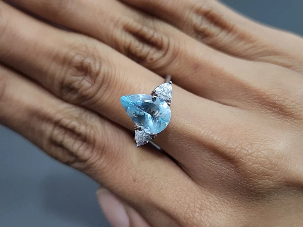 Аквамарин в огранке груша 2,45 карат, Мадагаскар Изображение №5