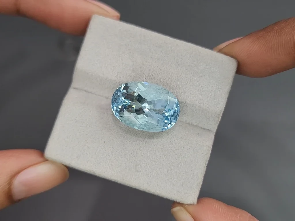 Аквамарин в огранке овал 12,76 карат, Мадагаскар Изображение №4