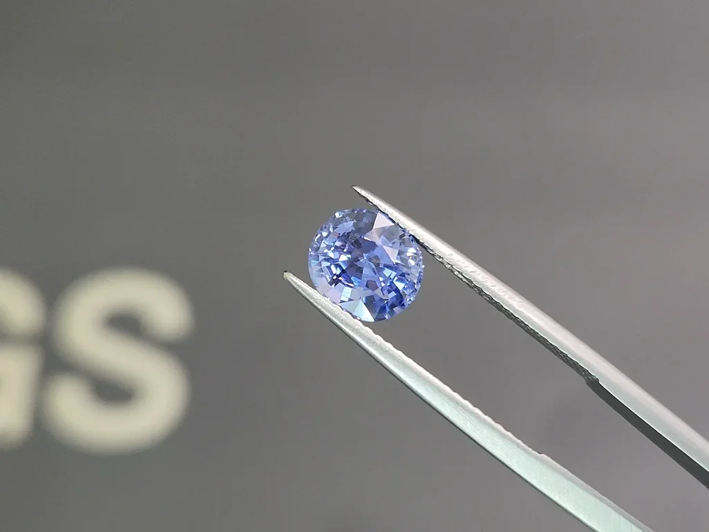 Негретый сапфир Pastel Blue в огранке овал 2,57 карата, Шри-Ланка Изображение №3