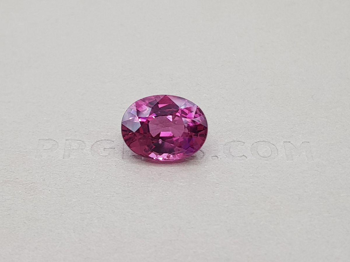 Пурпурно-розовая бирманская шпинель в огранке овал 6,20 карат фото №1