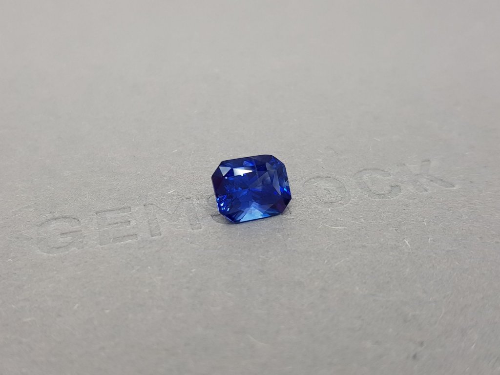 Сапфир цвета Cornflower Blue в огранке радиант 3,04 карата Изображение №2