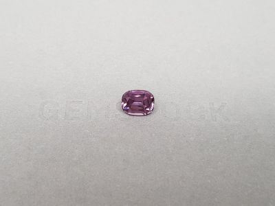 Яркая шпинель в огранке кушон 2,27 карат, Бирма