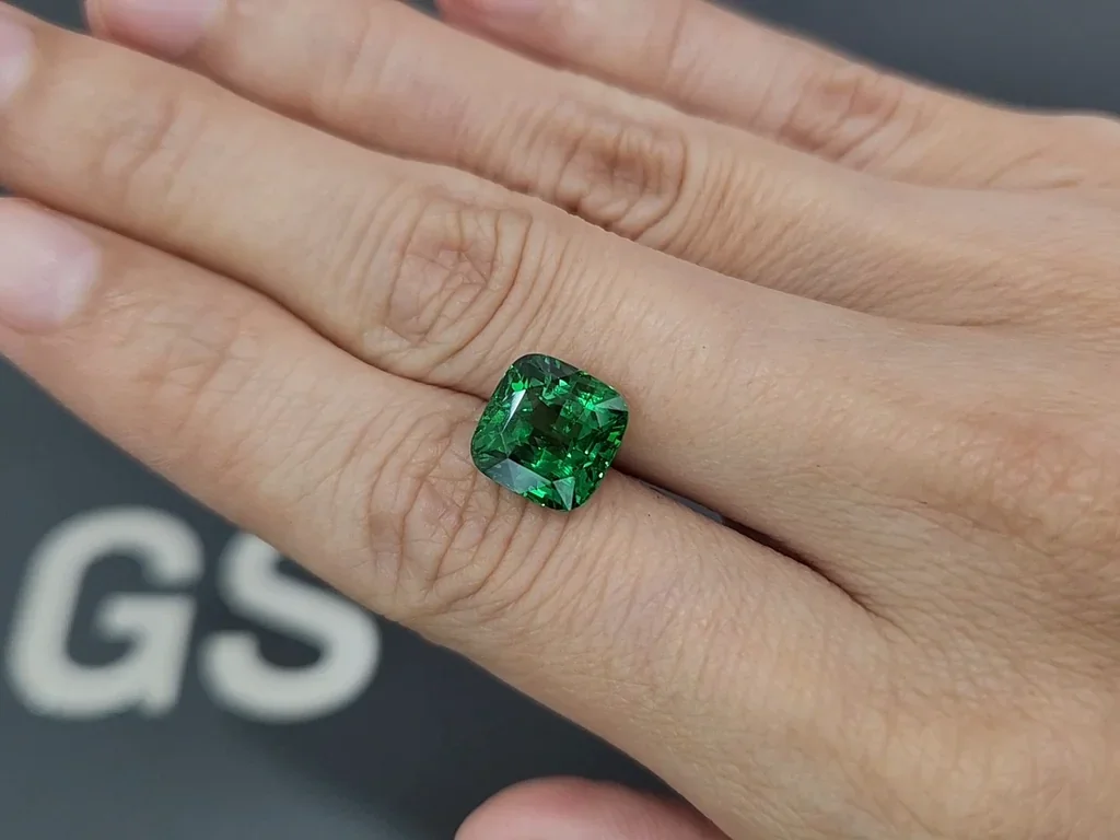 Гранат цаворит Vibrant Green в огранке кушон 5,02 карат, Танзания Изображение №2