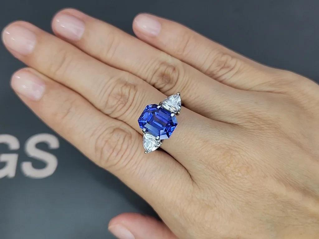 Редкий синий сапфир в огранке октагон 7,10 карат, Шри-Ланка Изображение №3