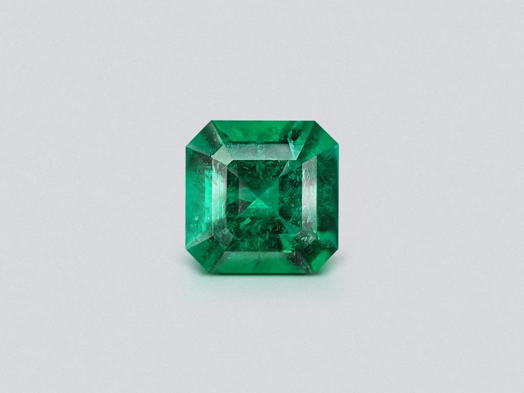 Колумбийский изумруд Vivid muzo Green 0,99 карат Изображение №1