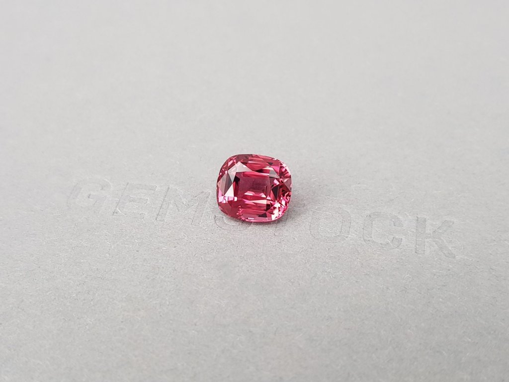 Кольцо с розовато-красным турмалином 3,63 карата и бриллиантами в белом золоте 750 пробы Изображение №5