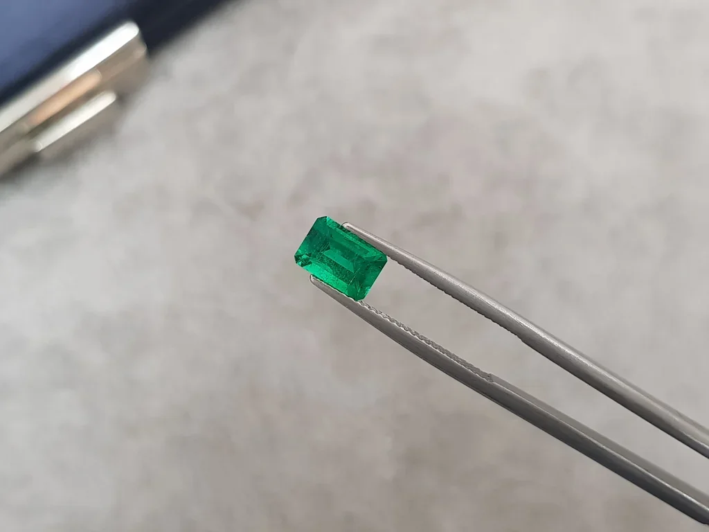 Колумбийский изумруд Muzo Green 1,14 карат Изображение №3