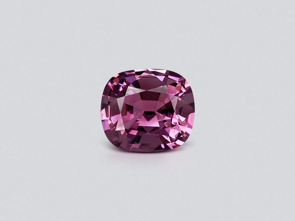 Бирманская шпинель в огранке кушон 4,25 карата цвета Mauve   Изображение №1
