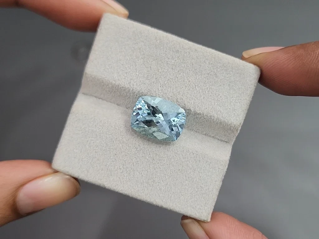 Аквамарин в огранке кушон 5,27 карат, Мадагаскар  Изображение №4