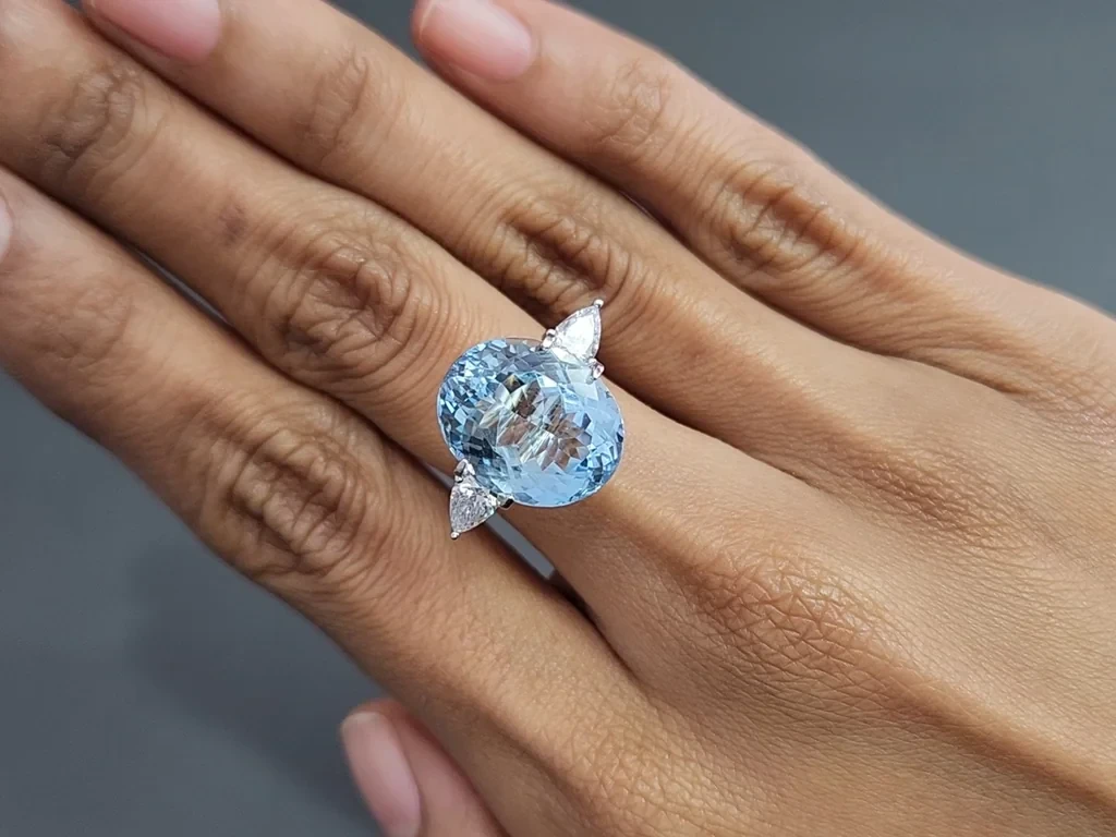 Аквамарин в огранке овал 10,25 карат, Мадагаскар  Изображение №5