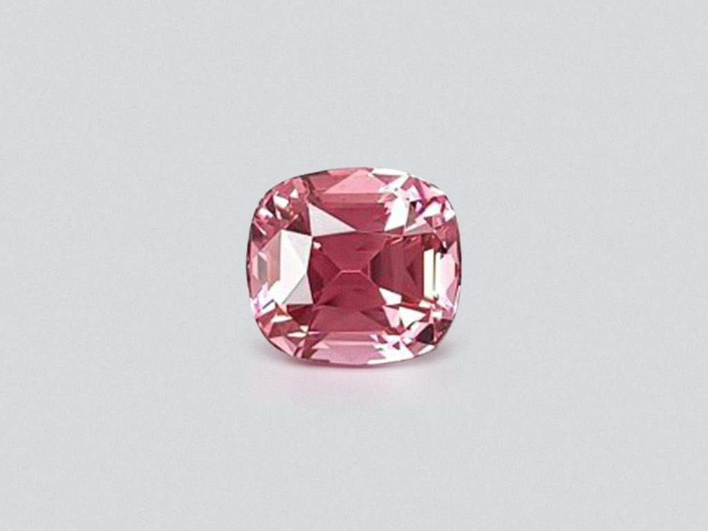 Кольцо с розовым турмалином 3,16 карата и бриллиантами в белом золоте 750 пробы  Изображение №5
