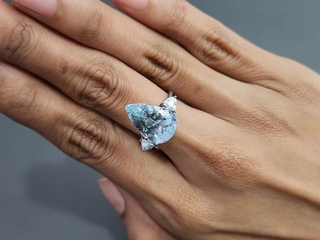 Аквамарин в огранке груша 6,81 карат, Мадагаскар Изображение №5