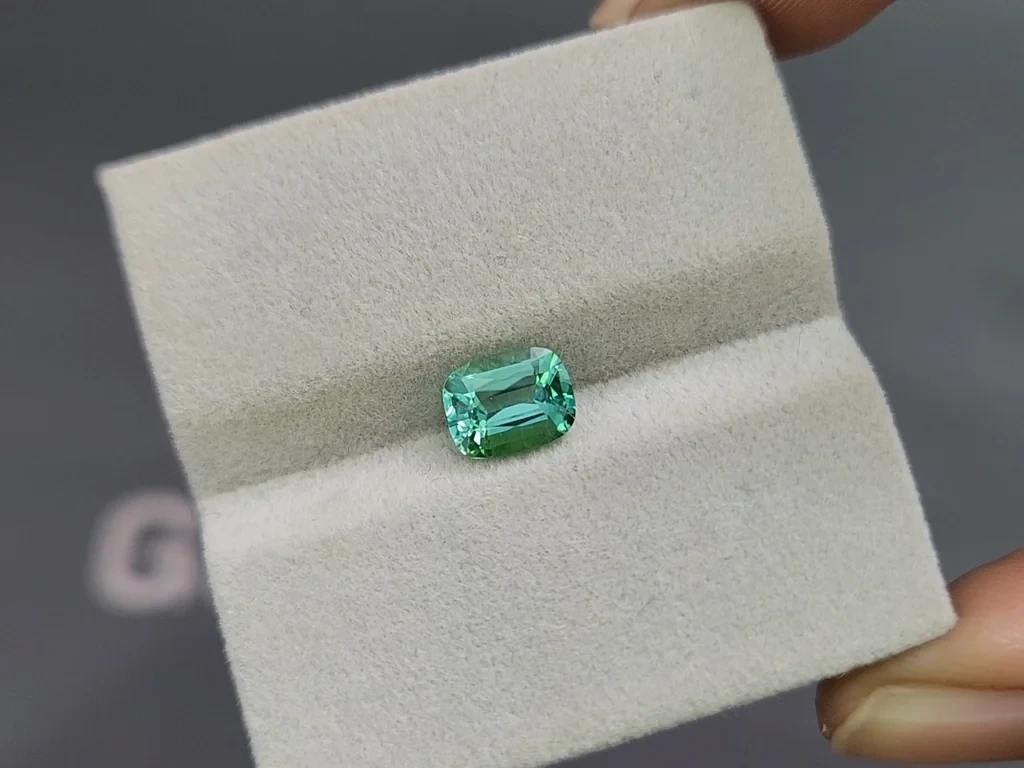 Турмалин в огранке кушон 1,46 карат, Африка Изображение №4