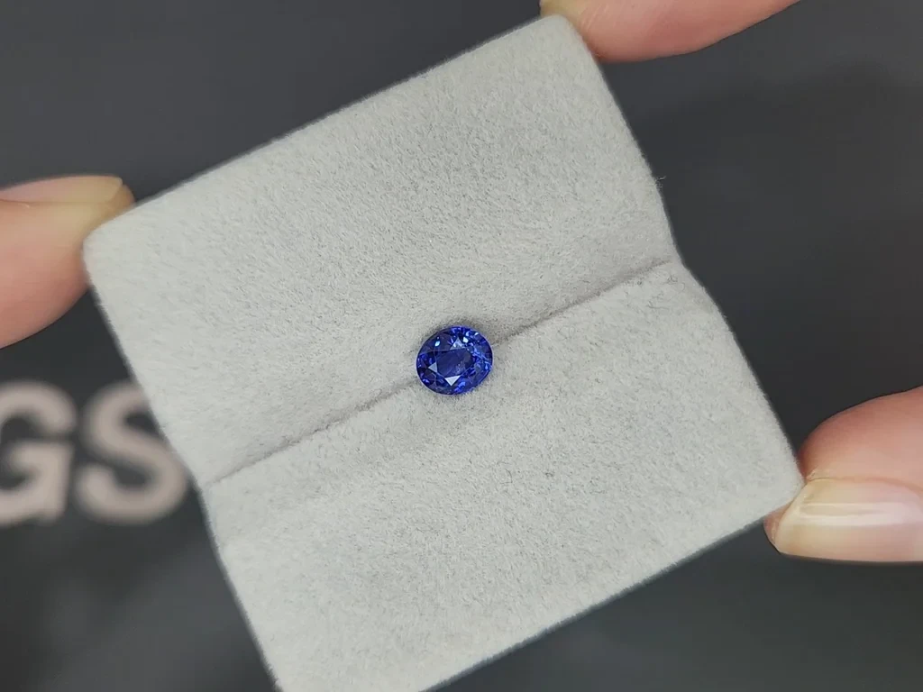 Сапфир Royal Blue в огранке овал 0,82 карат, Шри-Ланка  Изображение №4