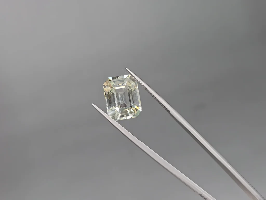 Негретый сапфир Pastel Yellow в огранке октагон 13,46 карат, Шри-Ланка, GRS Изображение №5