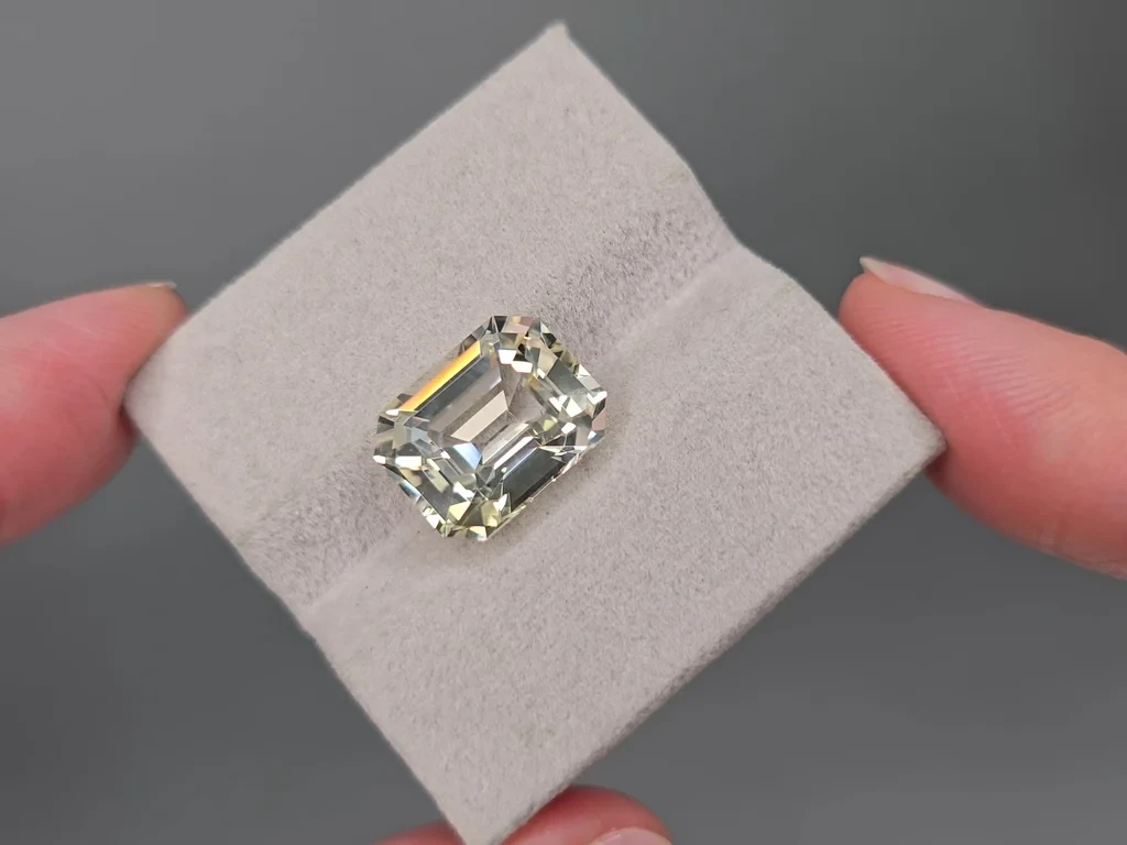 Негретый сапфир Pastel Yellow в огранке октагон 13,46 карат, Шри-Ланка, GRS Изображение №6