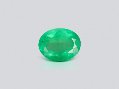Изумруд Intense Green в огранке овал 48,33 карата, Колумбия photo