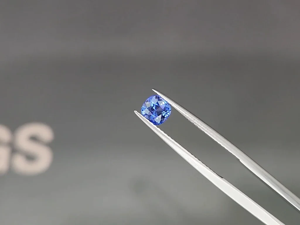 Сапфир Royal Blue в огранке кушон 0,92 карат, Шри-Ланка  Изображение №3