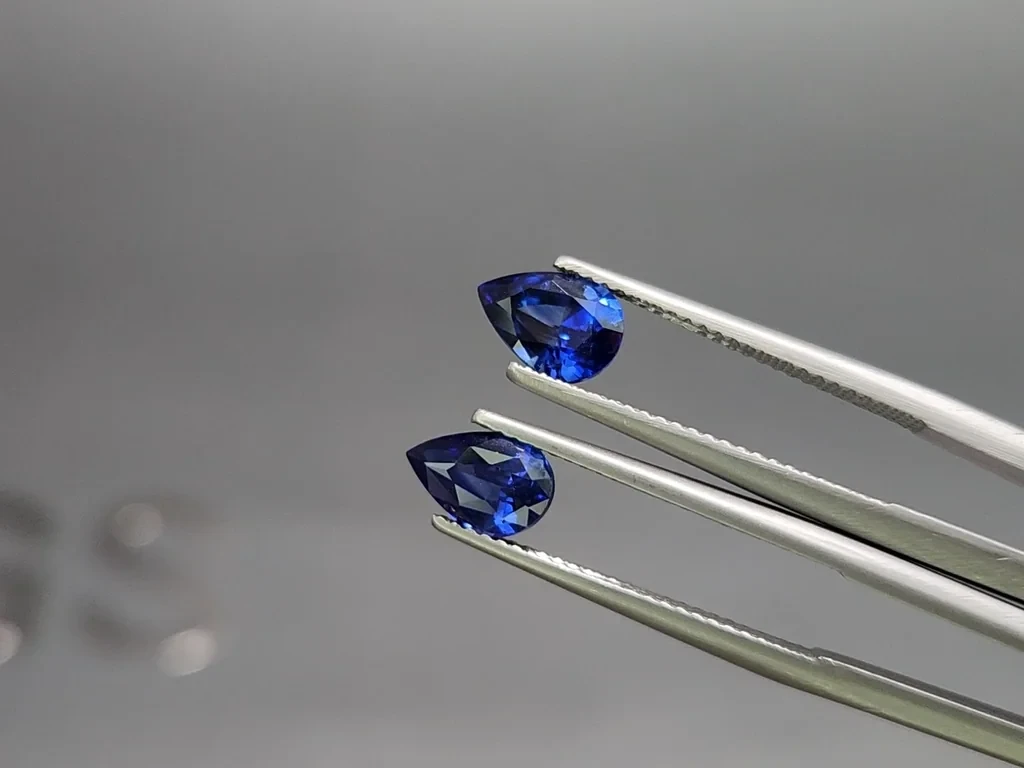 Пара сапфиров Royal Blue в огранке груша 2,83 карат, Шри-Ланка Изображение №3