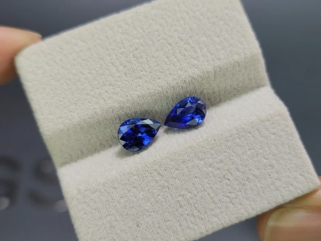 Пара сапфиров Royal Blue в огранке груша 2,83 карат, Шри-Ланка Изображение №4