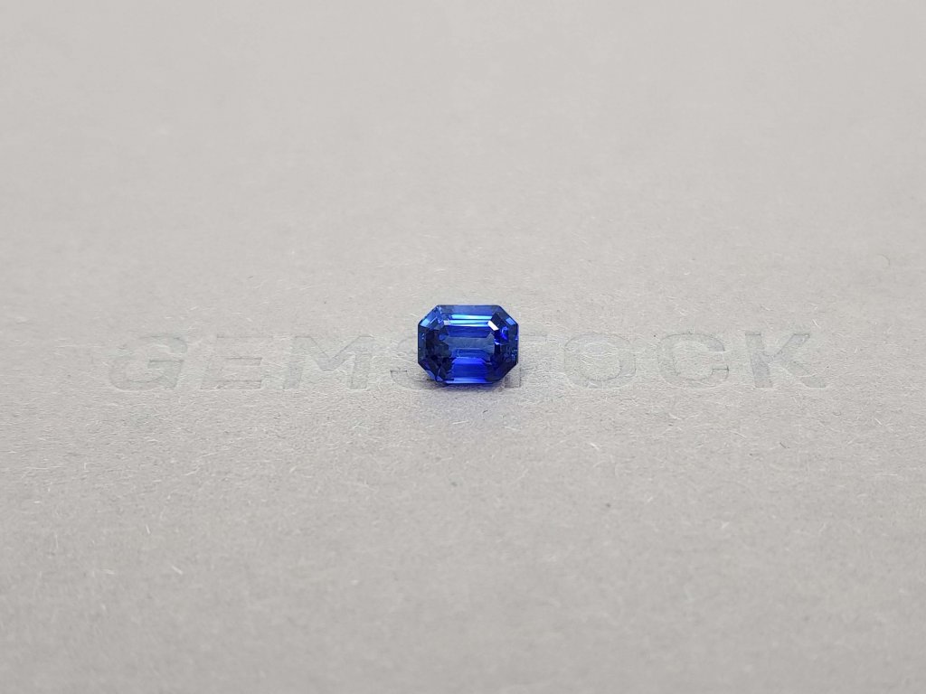 Насыщенный синий сапфир  в огранке октагон 1,79 карата, Шри-Ланка Изображение №1