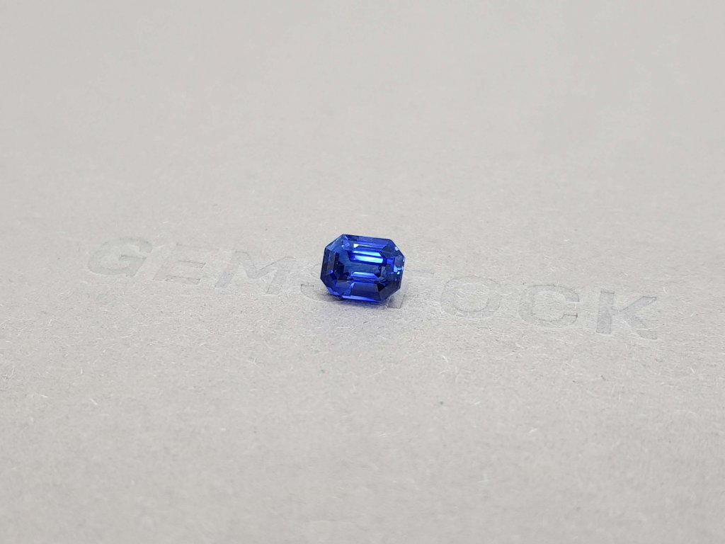 Насыщенный синий сапфир  в огранке октагон 1,79 карата, Шри-Ланка Изображение №3