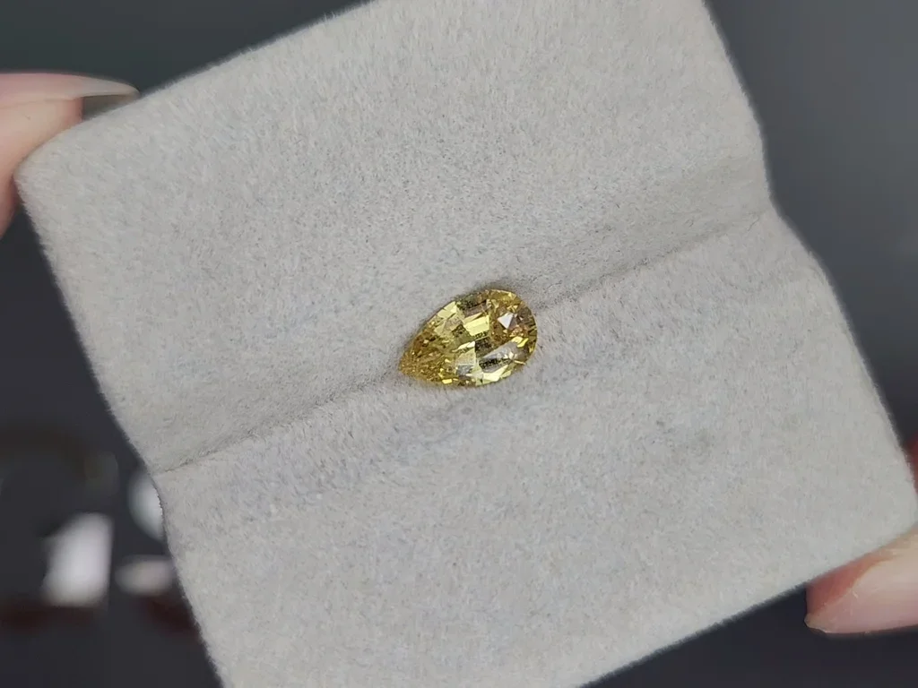 Сет из негретых желтых сапфиров в огранке груша 2,98 карата, Мадагаскар Изображение №5