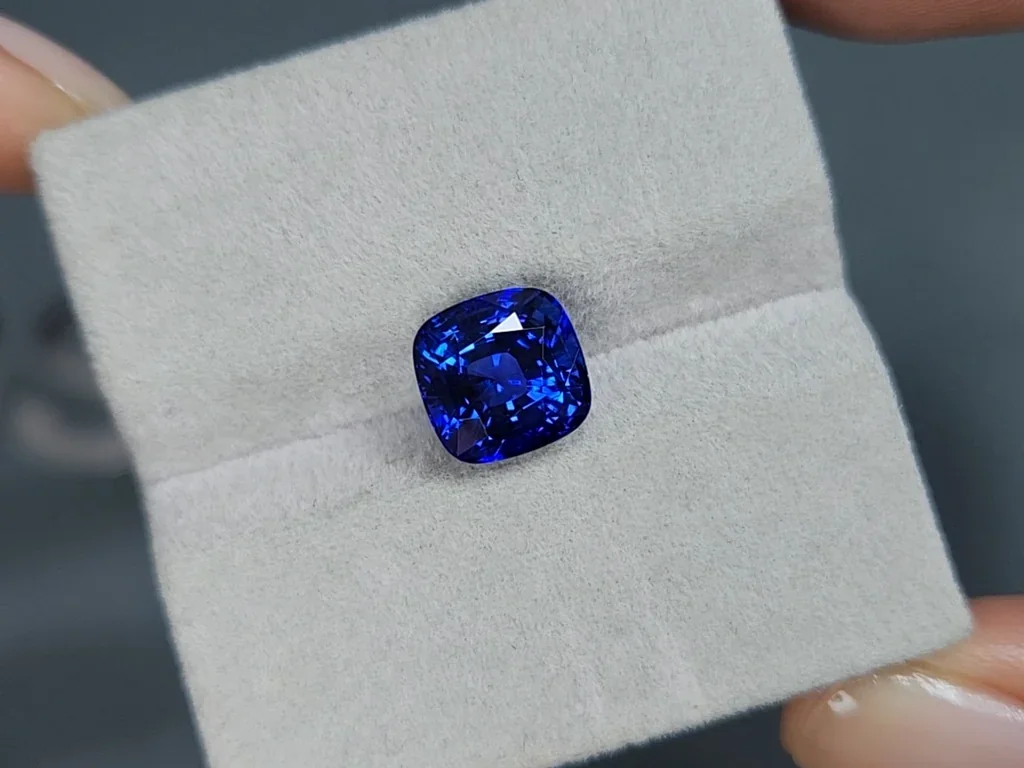 Сапфир Royal Blue в огранке кушон 5,01 карат, Шри-Ланка  Изображение №4