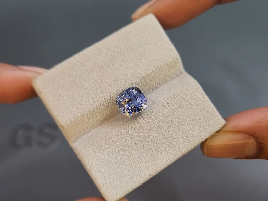 Негретый сапфир Bi-color в огранке кушон 4,15 карат, Шри-Ланка Изображение №4