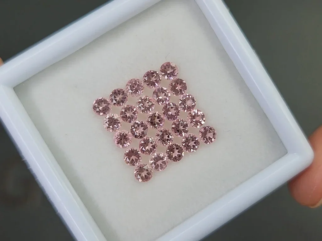 Лот из нежно-розовых турмалинов в огранке круг 2,77 карата, Африка  Изображение №2