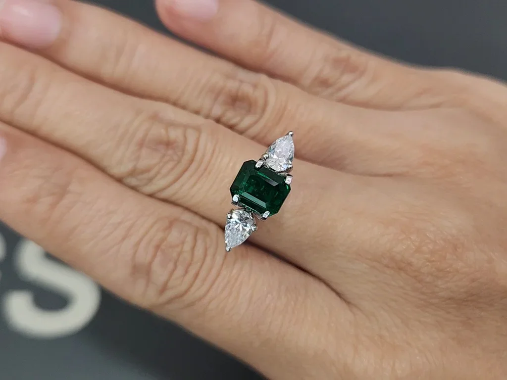 Изумруд Vivid Green в огранке октагон 1,72 карата, Панджшер  Изображение №5