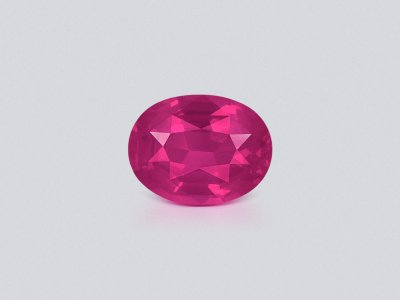 Шпинель Махенге Vivid Pink с эффектом рутилового шелка в огранке овал 3,20 карат, Танзания photo