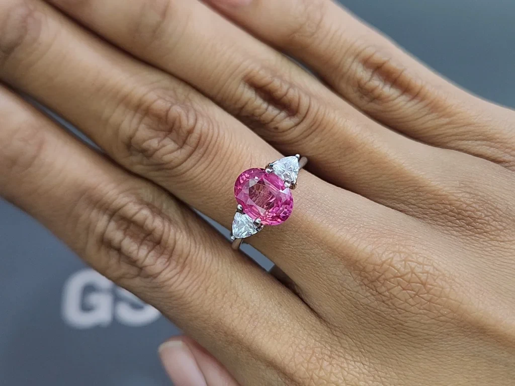 Негретый сапфир Падпараджа в огранке овал 4,10 карат, Шри-Ланка  Изображение №5