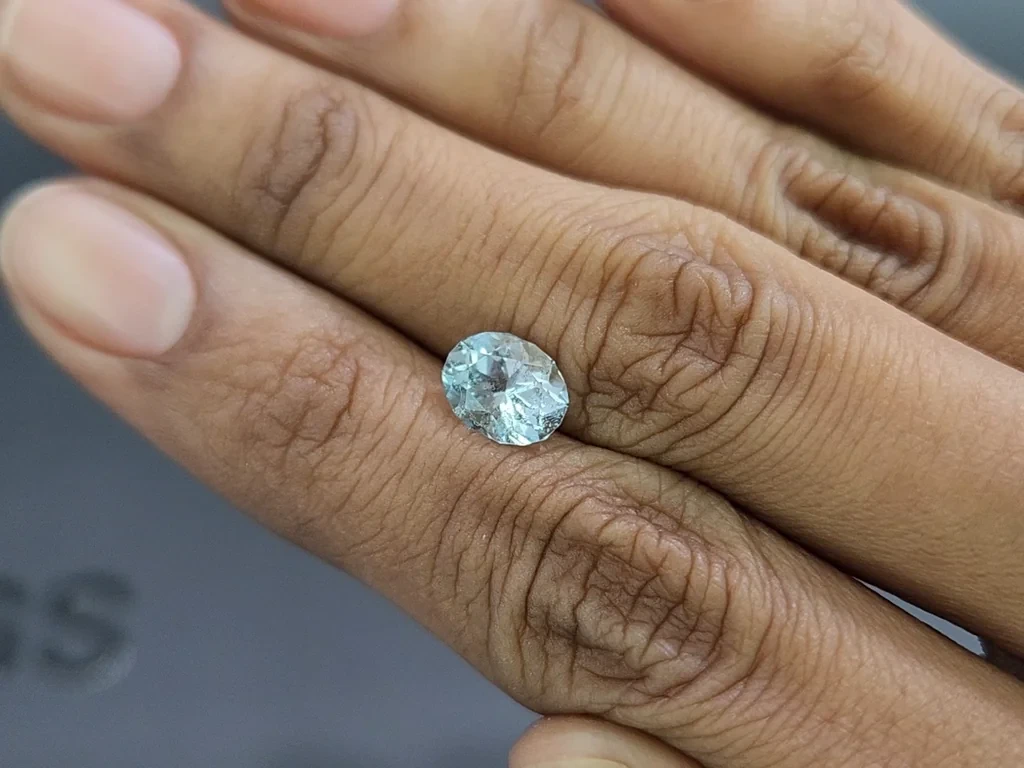 Аквамарин в огранке овал 1,68 карат, Мадагаскар  Изображение №2