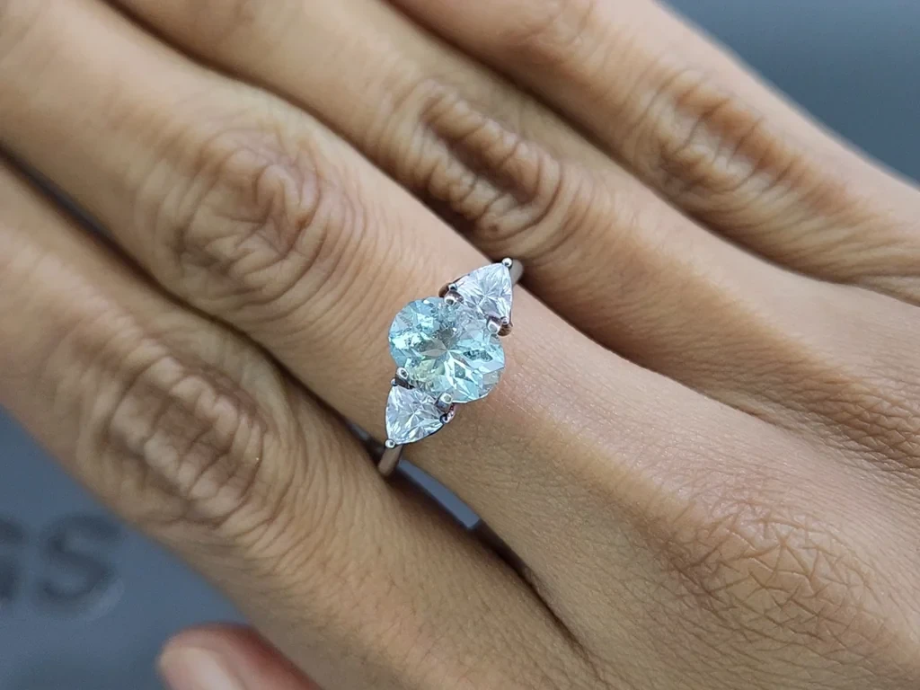Аквамарин в огранке овал 1,68 карат, Мадагаскар  Изображение №5