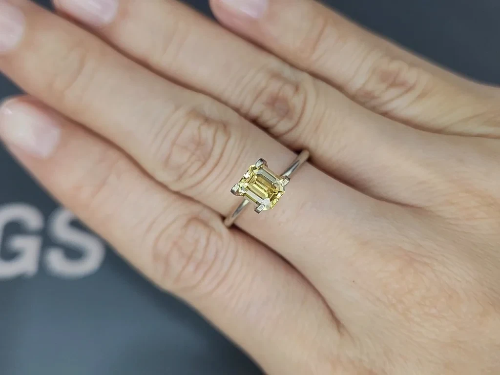 Негретый желтый сапфир в огранке октагон 1,16 карат, Шри-Ланка Изображение №5