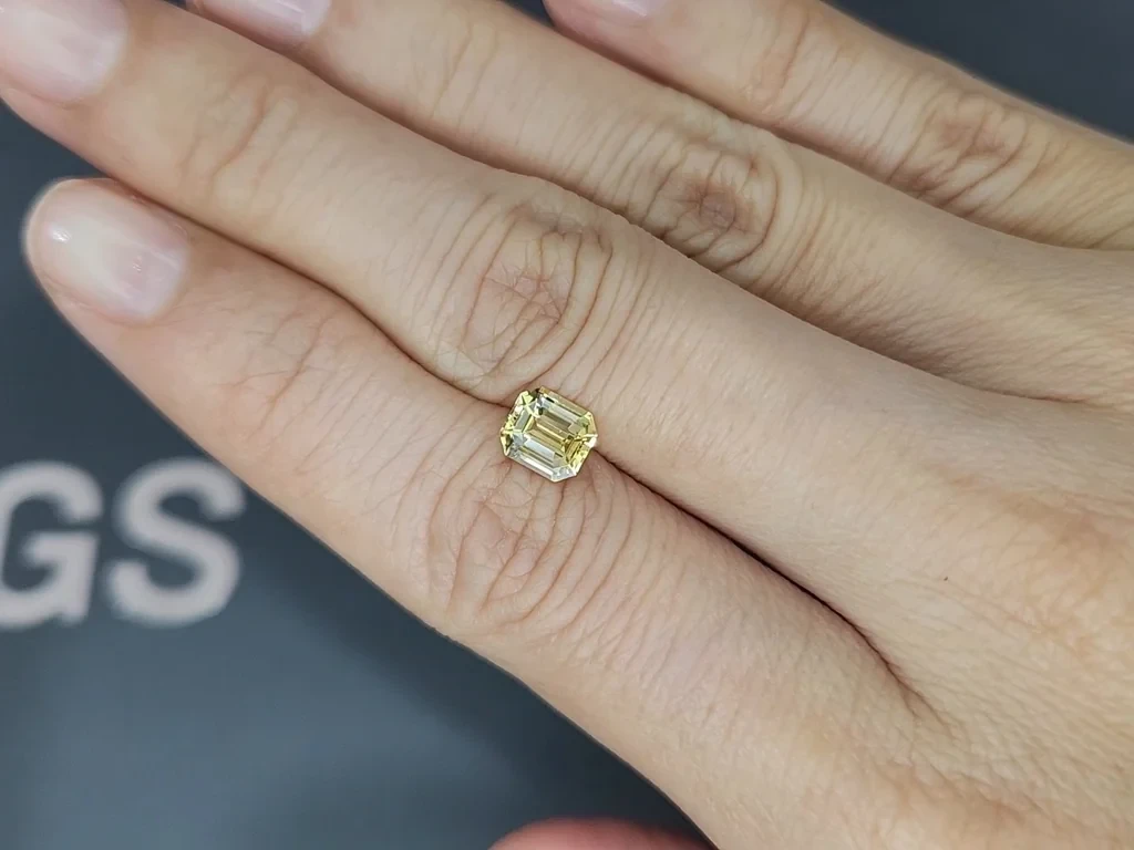 Негретый желтый сапфир в огранке октагон 1,16 карат, Шри-Ланка Изображение №2