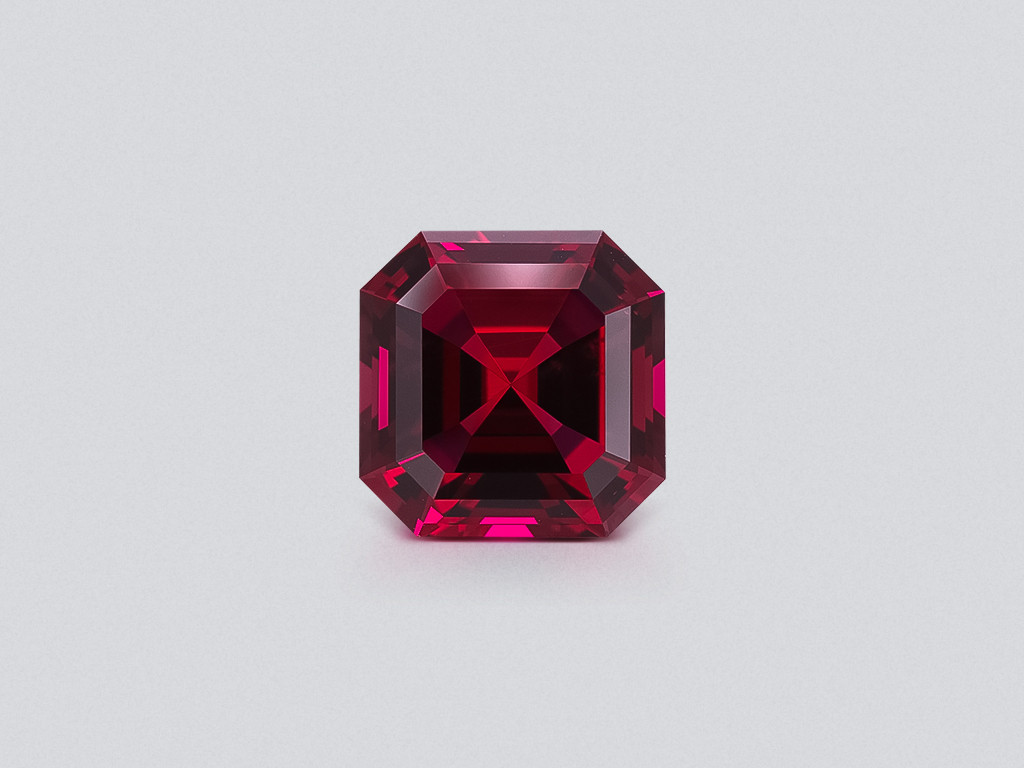 Гранат родолит в огранке радиант 5,79 карат, Мадагаскар Изображение №1